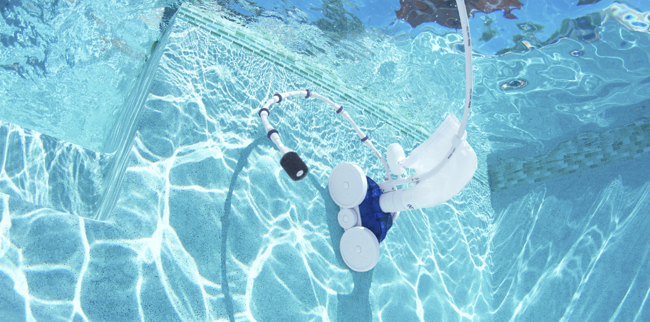 Choisir un polaris ou un robot électrique de piscine ?